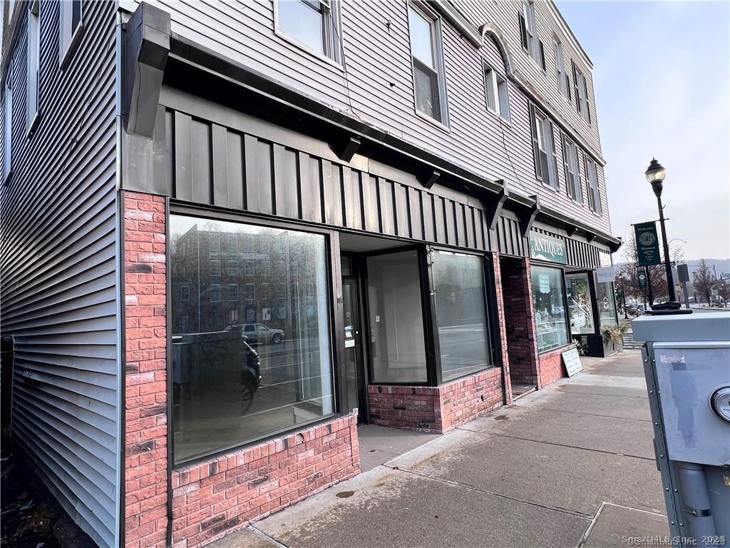 452 Main Street
