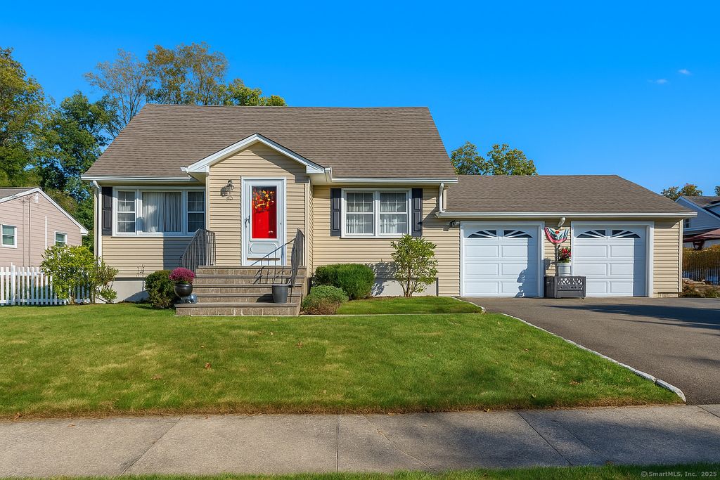 Photo of 36 Tina Circle, Bridgeport, CT 06606 (MLS # 24132028)