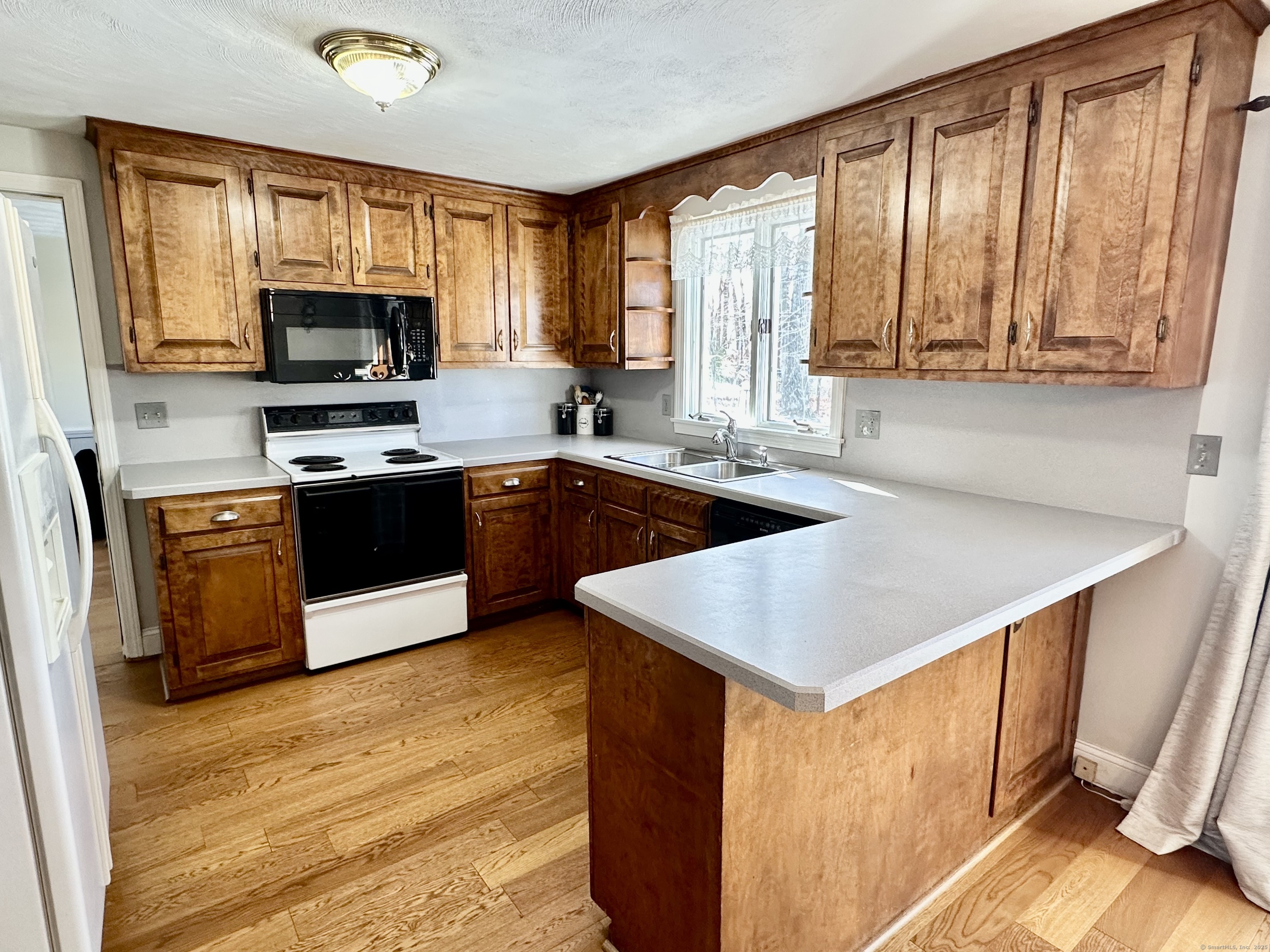 271 Marcia Drive, Bristol, Connecticut image 6