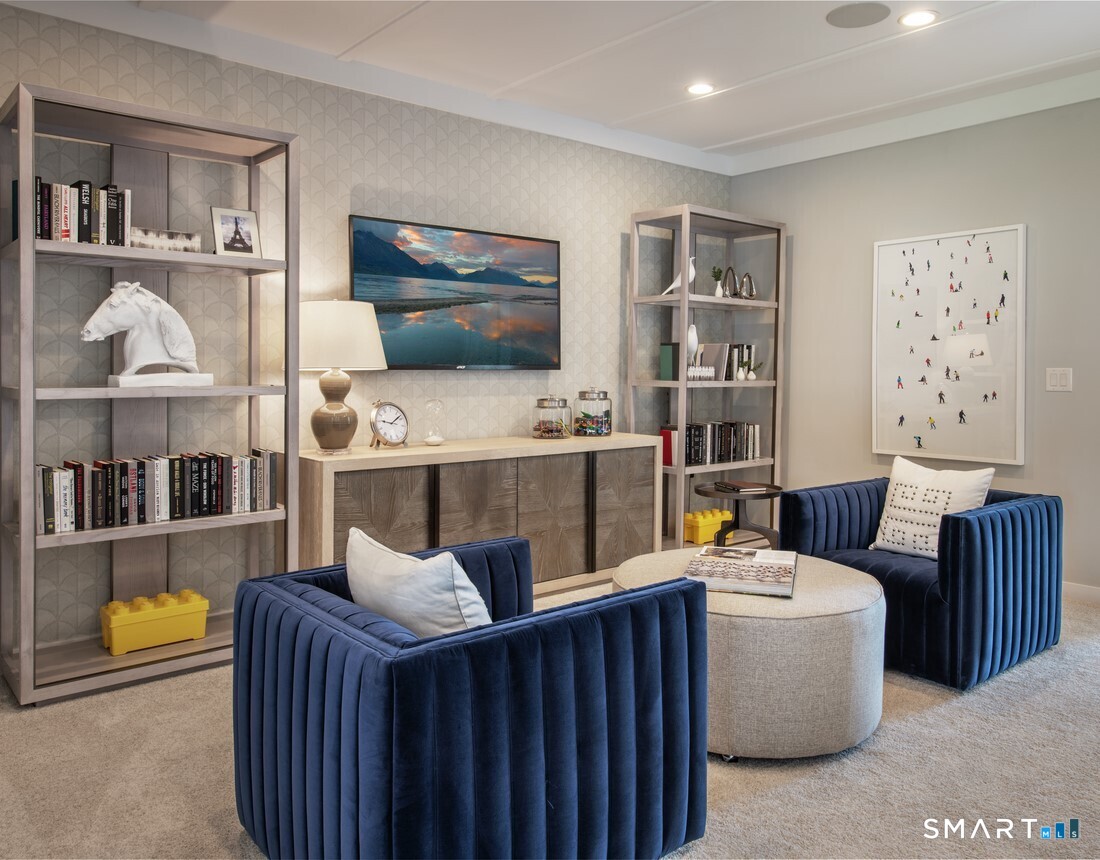 8 Whisper Ridge Way 43