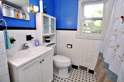 Tiny photo for 30 Lovell Avenue, Windsor, CT 06095 (MLS # 24133994)