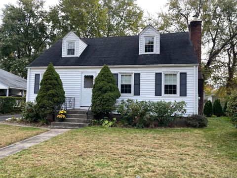 Photo of 30 Lovell Avenue, Windsor, CT 06095 (MLS # 24133994)