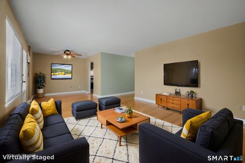 Tiny photo for 280 Gardner Avenue #D3, New London, CT 06320 (MLS # 24169677)
