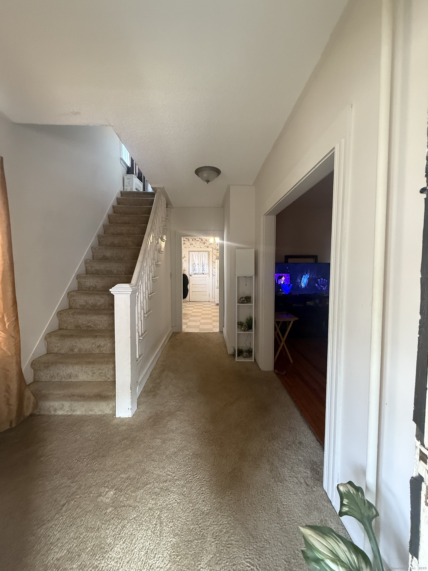 Bristol, Connecticut 06010, United States, 3 Bedrooms Bedrooms, ,2 BathroomsBathrooms,Residential,Active,152573