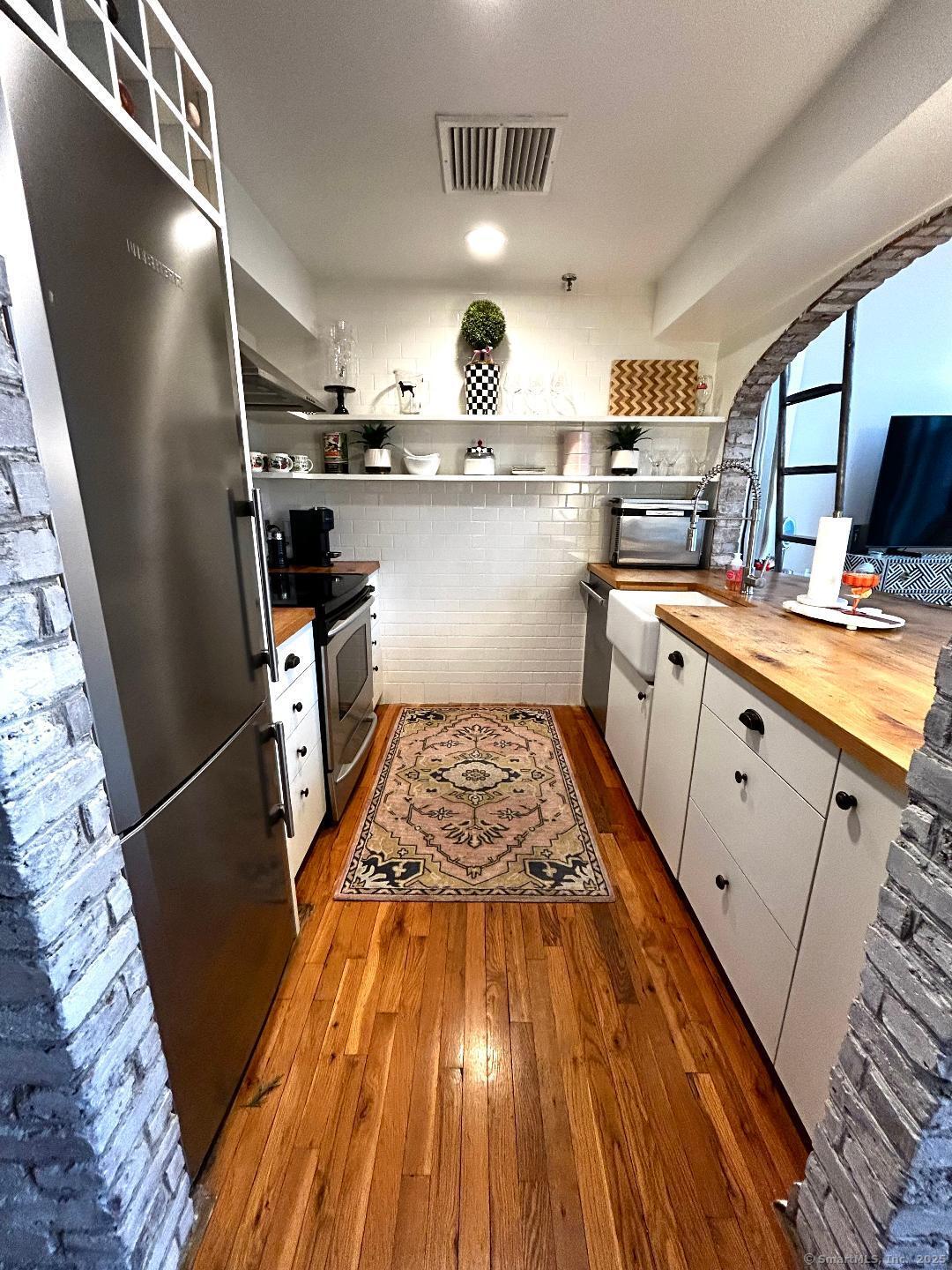 134 Washington Street #APT 201, Norwalk, Connecticut image 3