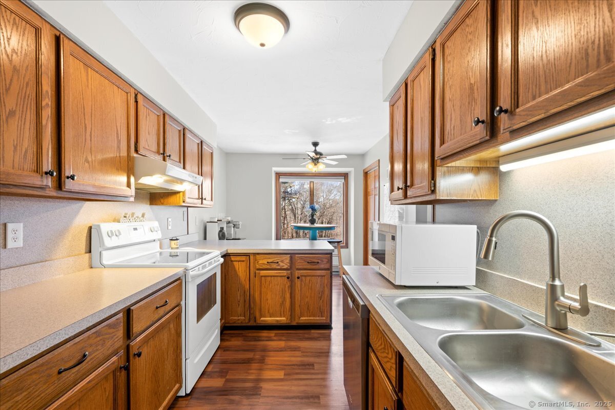 3 Westside Drive #APT 15, Thompson, Connecticut image 13