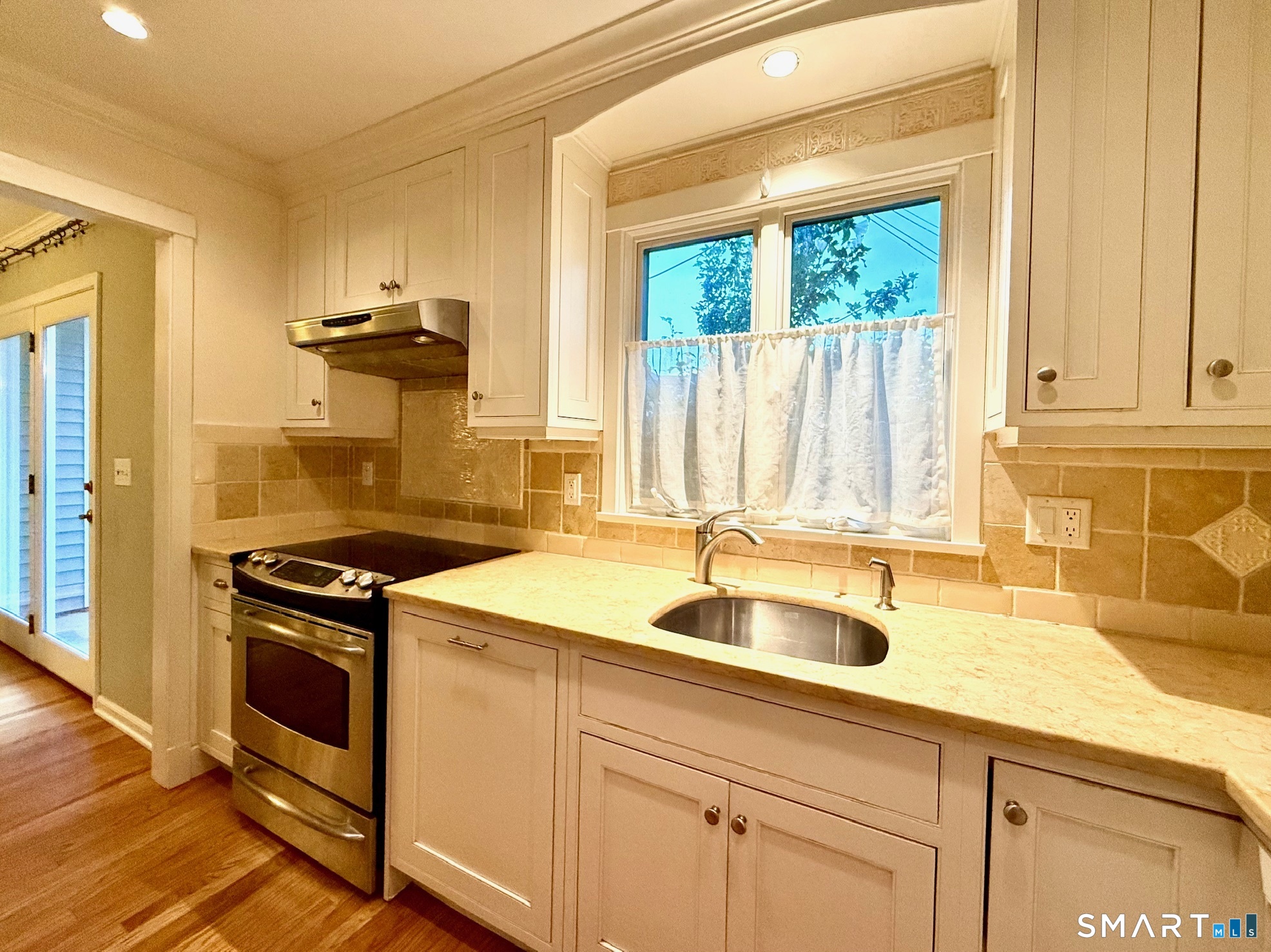 122 Summer Street 122