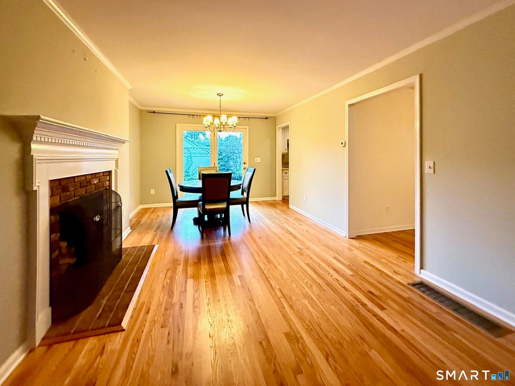 Photo of 122 Summer Street #122, New Canaan, CT 06840 (MLS # 24164700)