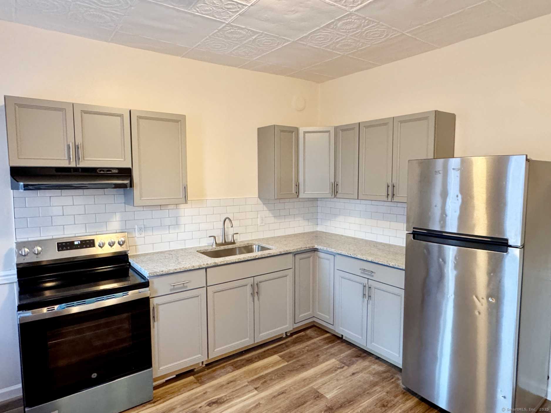 535 Main Street 1R