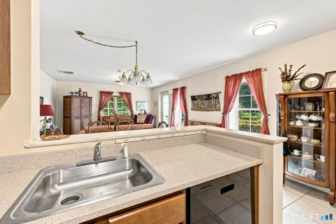 Tiny photo for 606 Congdon Street W #6, Middletown, CT 06457 (MLS # 24199007)