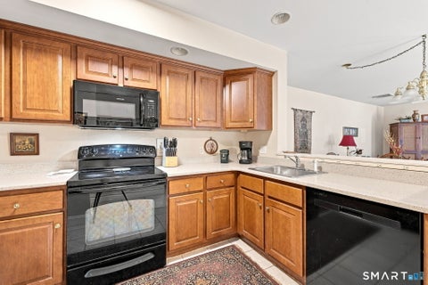 Tiny photo for 606 Congdon Street W #6, Middletown, CT 06457 (MLS # 24199007)