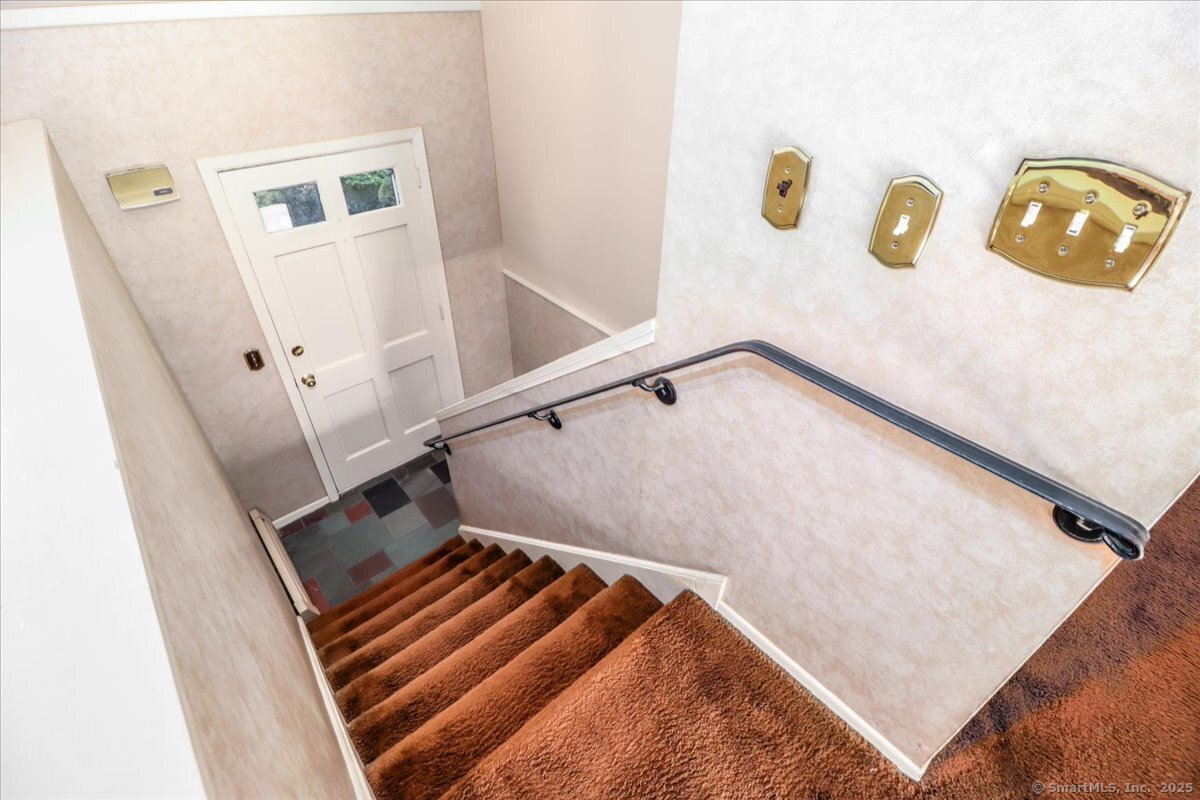 6 Pell Mell Drive, Bethel, Connecticut image 8