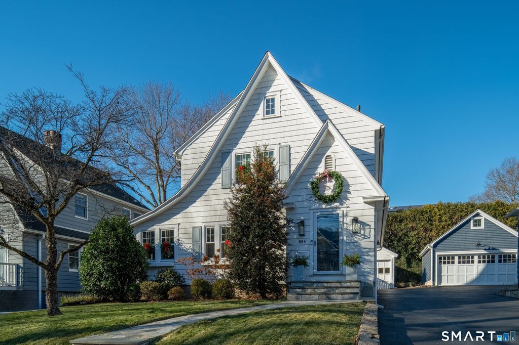 Photo of 984 Valley Road, Fairfield, CT 06825 (MLS # 24143920)