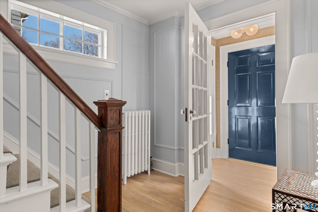 Photo of 984 Valley Road, Fairfield, CT 06825 (MLS # 24143920)