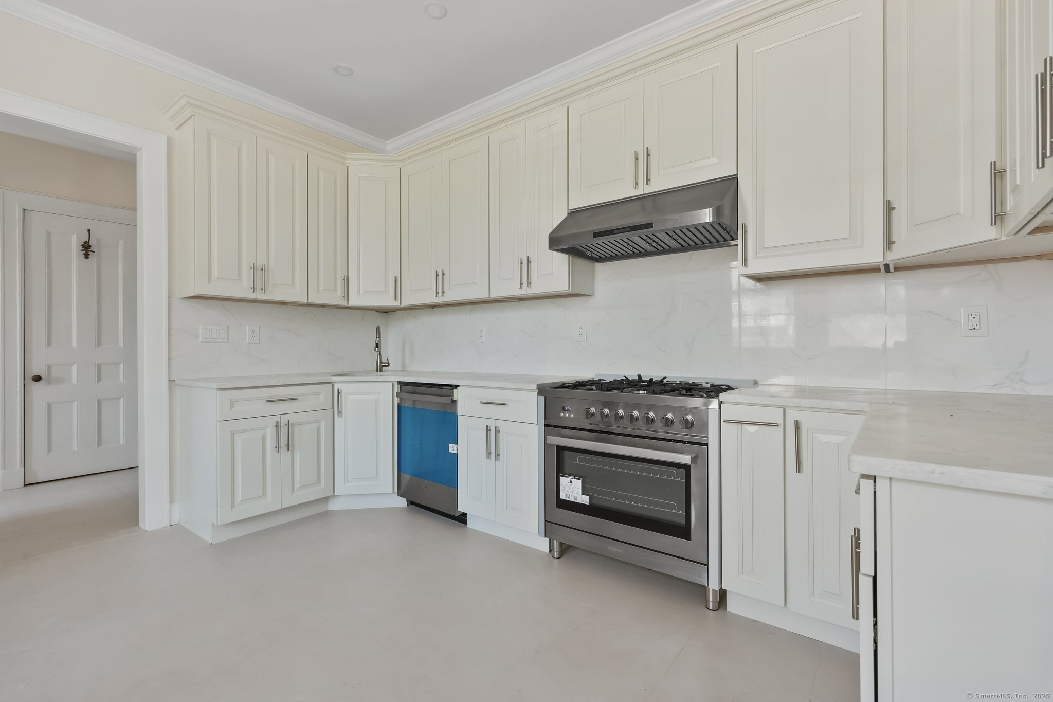 26 Shady Lane, Greenwich, Connecticut image 14