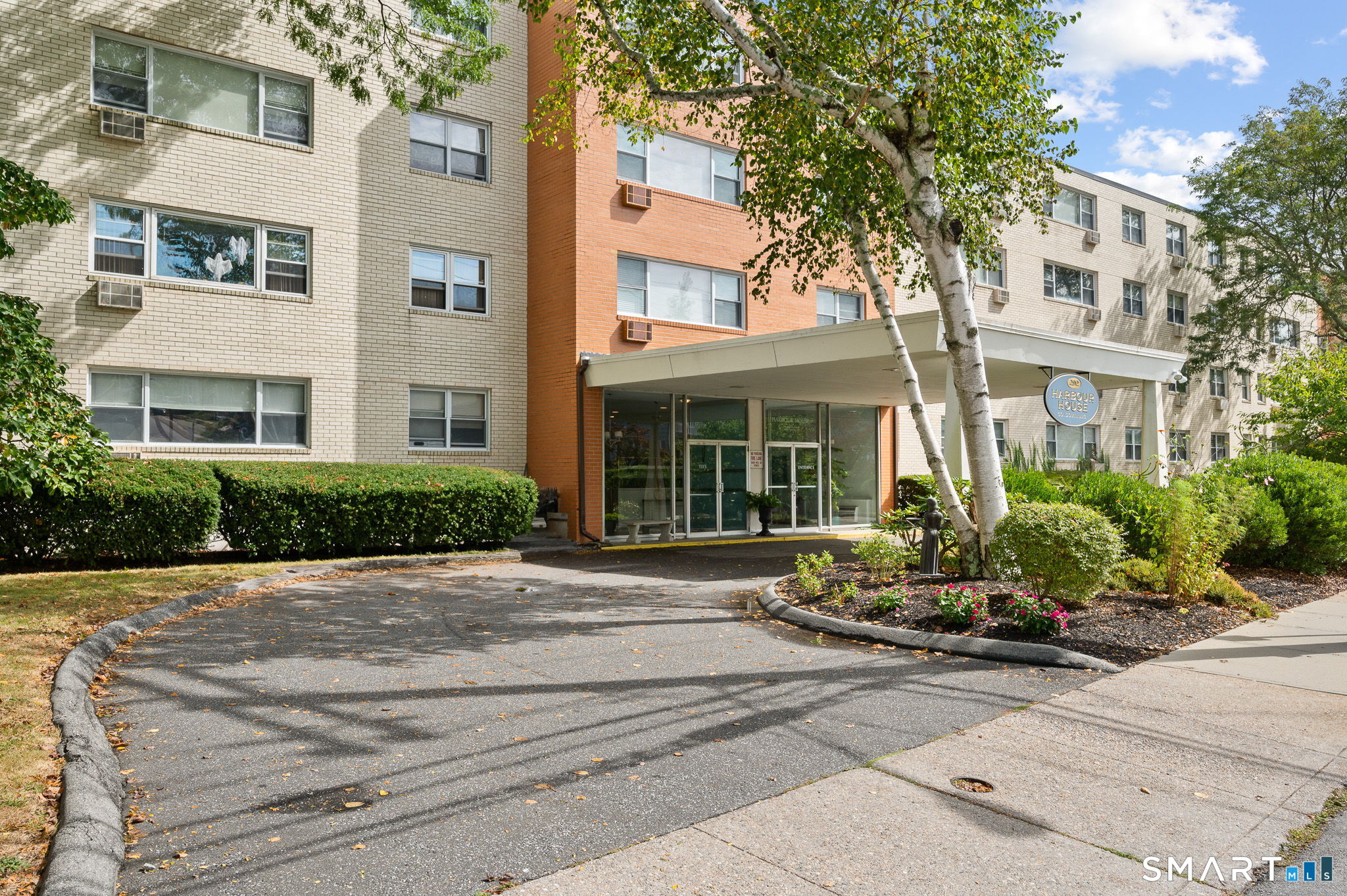 292 Pequot Avenue B2