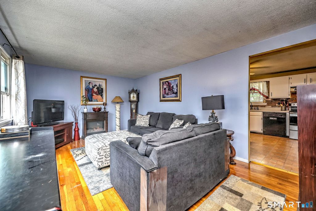 Photo of 34 Tara Drive, Glastonbury, CT 06033 (MLS # 24160637)