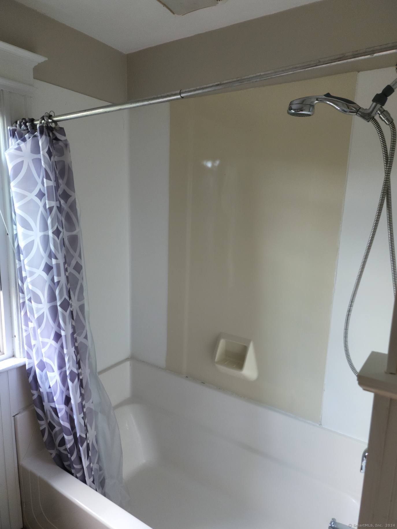 Middletown, Connecticut 06457, United States, 4 Bedrooms Bedrooms, ,2 BathroomsBathrooms,Residential,Active,158268