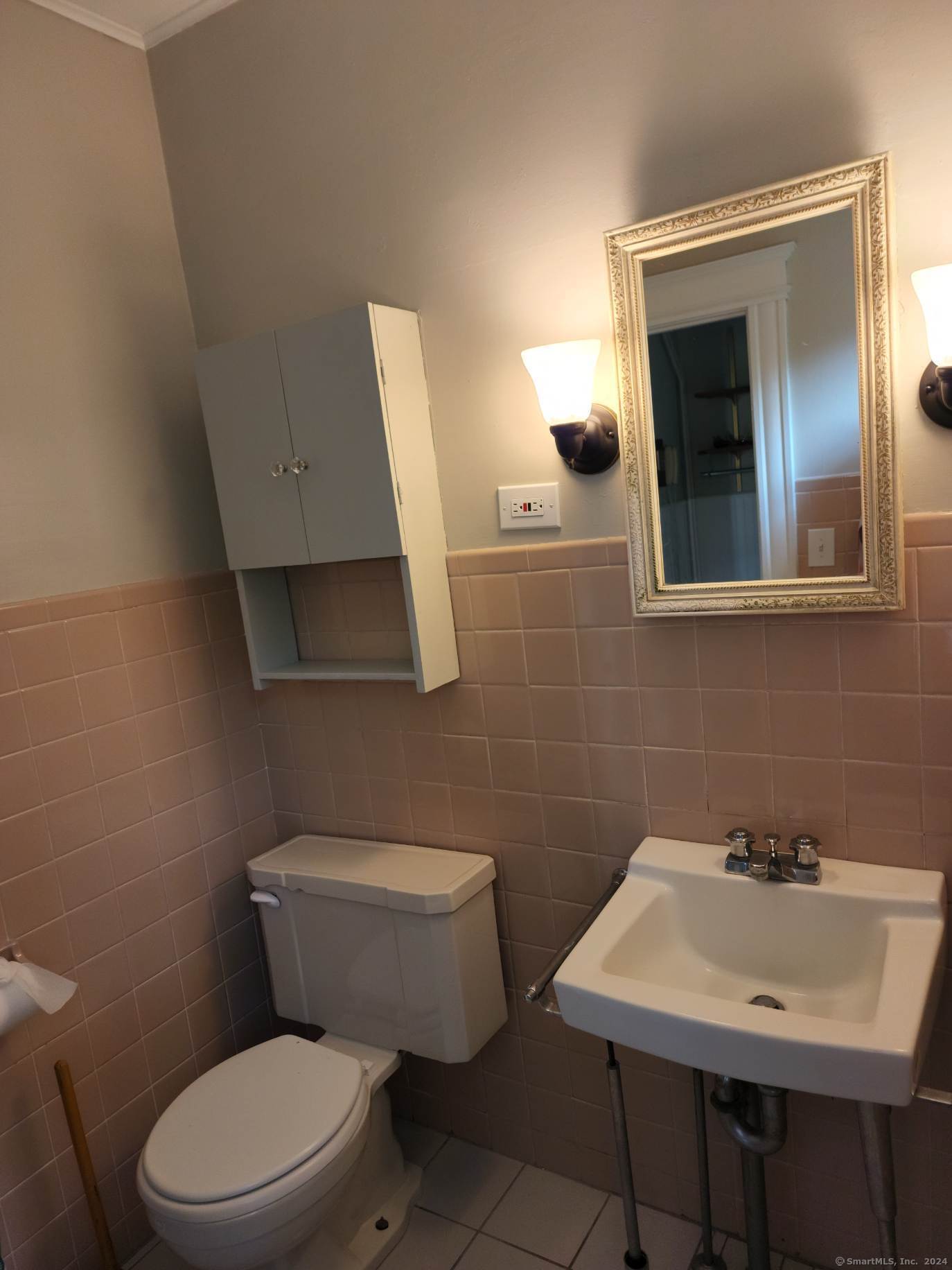 Middletown, Connecticut 06457, United States, 4 Bedrooms Bedrooms, ,2 BathroomsBathrooms,Residential,Active,158268