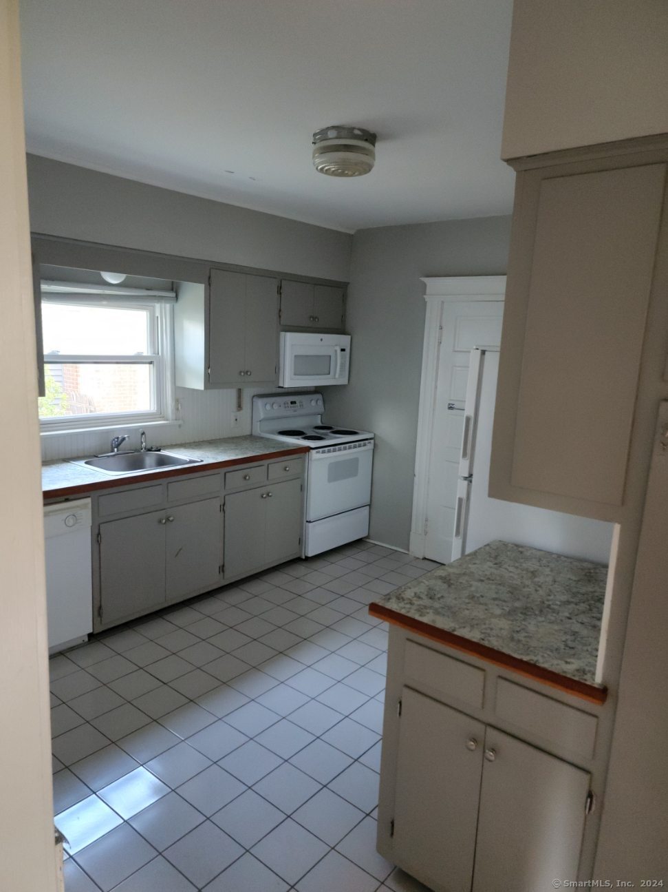 Middletown, Connecticut 06457, United States, 4 Bedrooms Bedrooms, ,2 BathroomsBathrooms,Residential,Active,158268