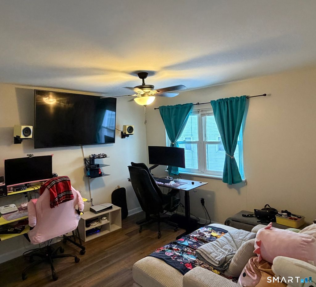 Photo of 29 Van Buren Avenue #APT I3, Norwalk, CT 06850 (MLS # 24150040)