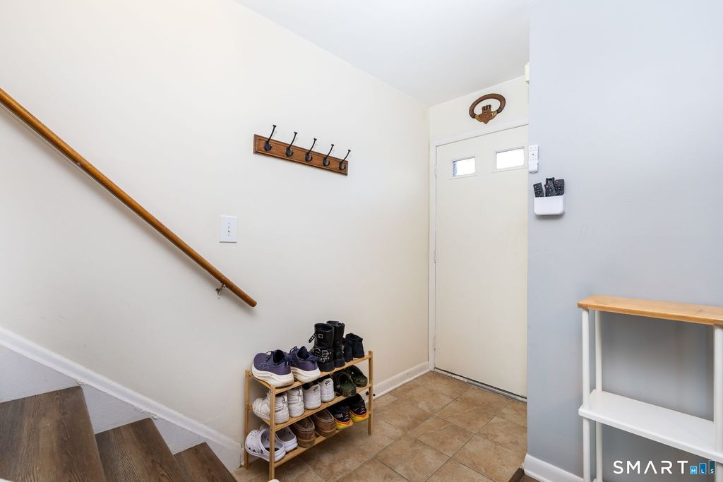 Photo of 29 Van Buren Avenue #APT I3, Norwalk, CT 06850 (MLS # 24150040)