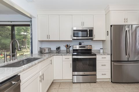 825 Heritage Village B Southbury CT 06488