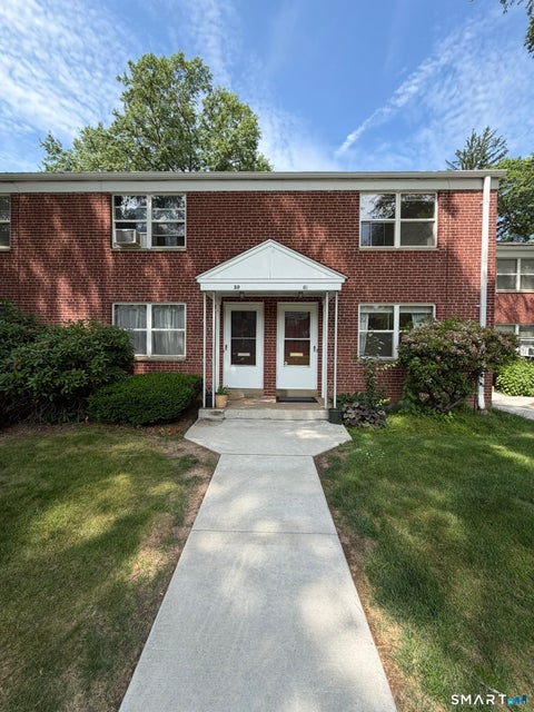Photo of 61 Arnold Way #61, West Hartford, CT 06119 (MLS # 24182909)