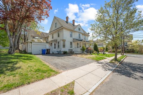 Tiny photo for 175 Lincoln Street, Middletown, CT 06457 (MLS # 24143114)