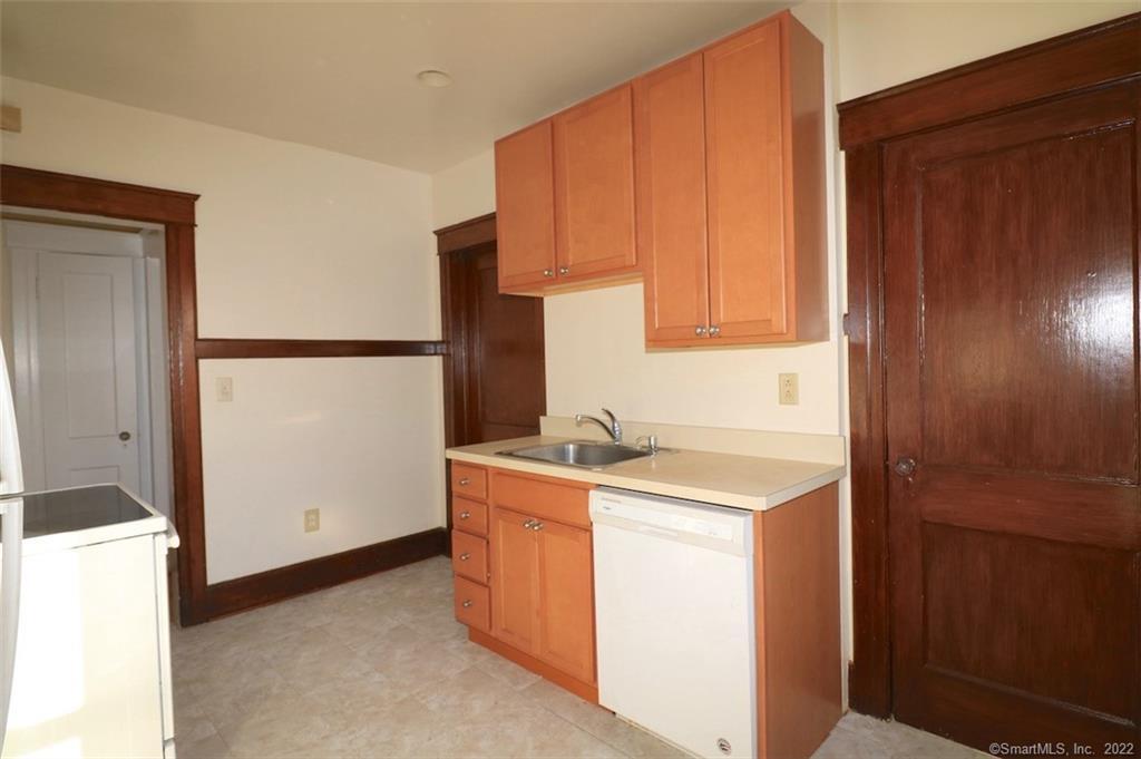 Stamford, Connecticut 06905, United States, 2 Bedrooms Bedrooms, ,1 BathroomBathrooms,Residential,Active,92312