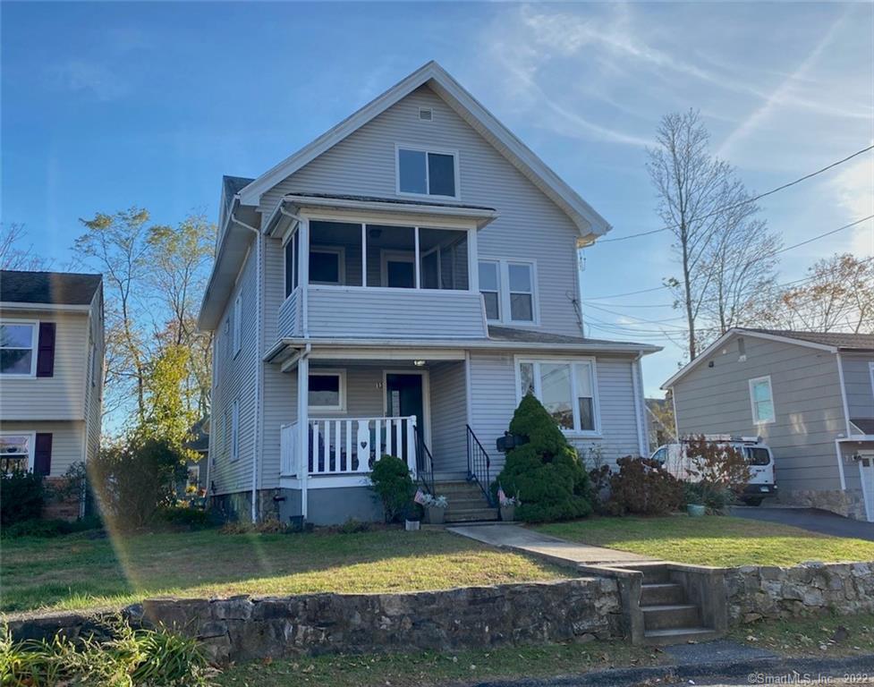 Rental Property at Dubois Street 2, Stamford, Connecticut - Bedrooms: 2 
Bathrooms: 1 
Rooms: 4  - $2,295 MO.