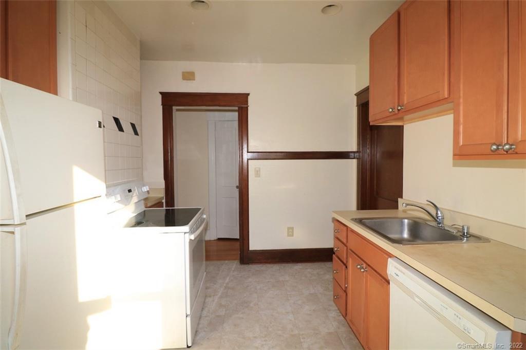 Stamford, Connecticut 06905, United States, 2 Bedrooms Bedrooms, ,1 BathroomBathrooms,Residential,Active,92312