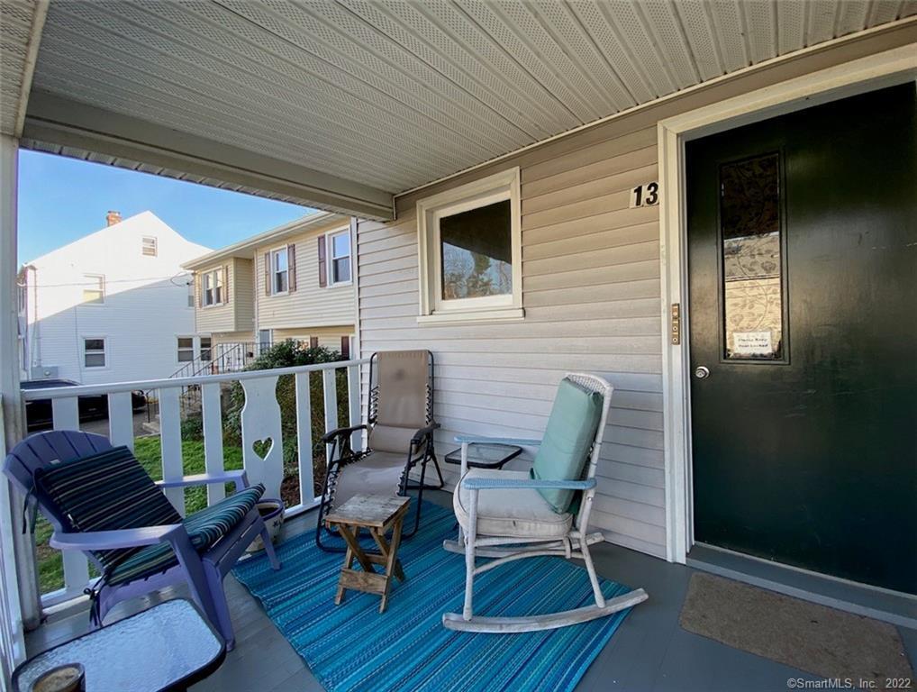 Stamford, Connecticut 06905, United States, 2 Bedrooms Bedrooms, ,1 BathroomBathrooms,Residential,Active,92312