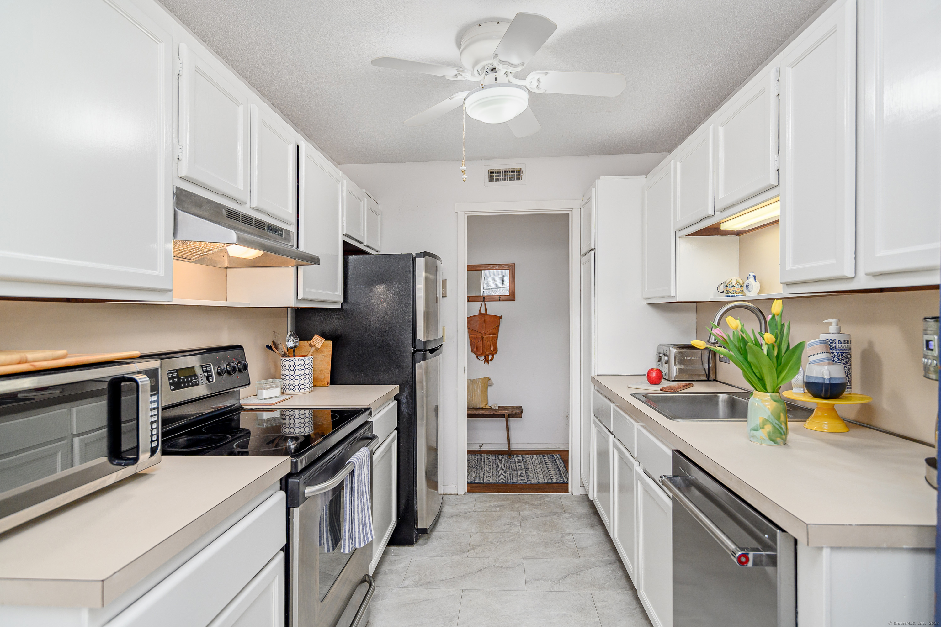 725 Heritage Village #D, Southbury, Connecticut image 4