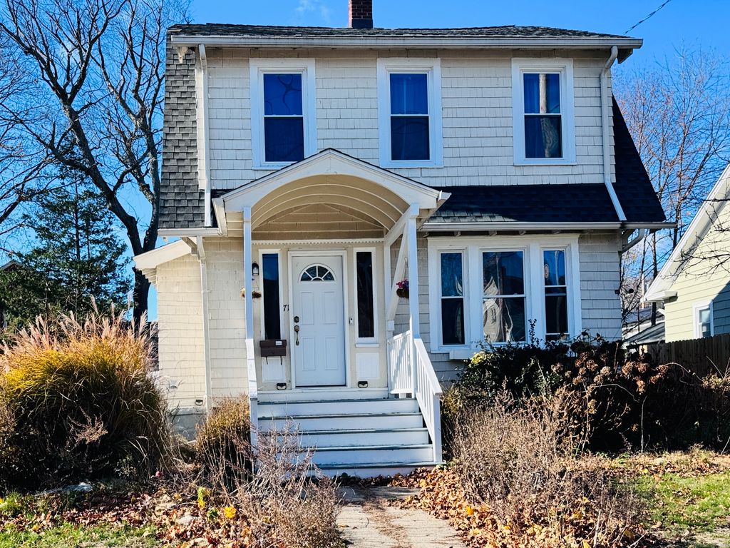 Photo of 71 Oakland Street, Stratford, CT 06615 (MLS # 24143053)