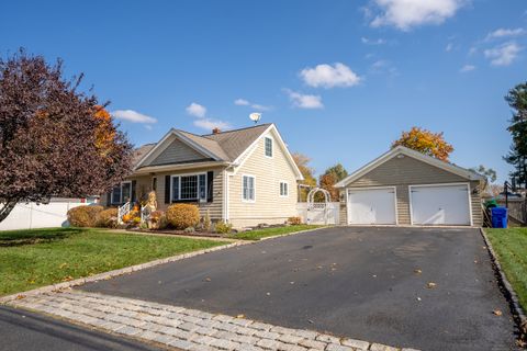 17 Saint Thomas Street Enfield CT 06082