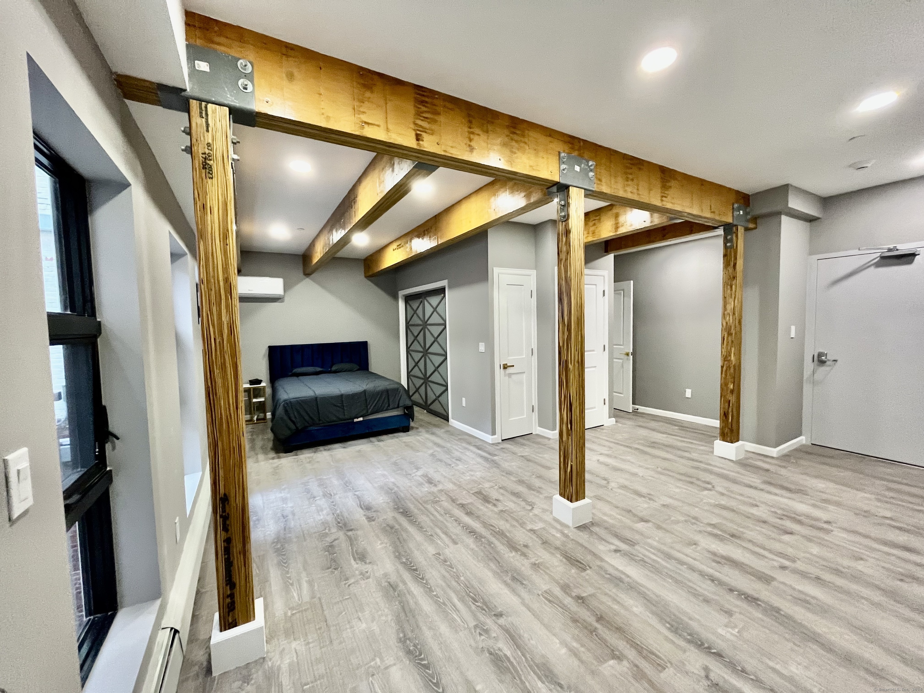 Photo 1 of 37 Center Street 2B, New Haven, Connecticut, $1,995, Web #: 24035397
