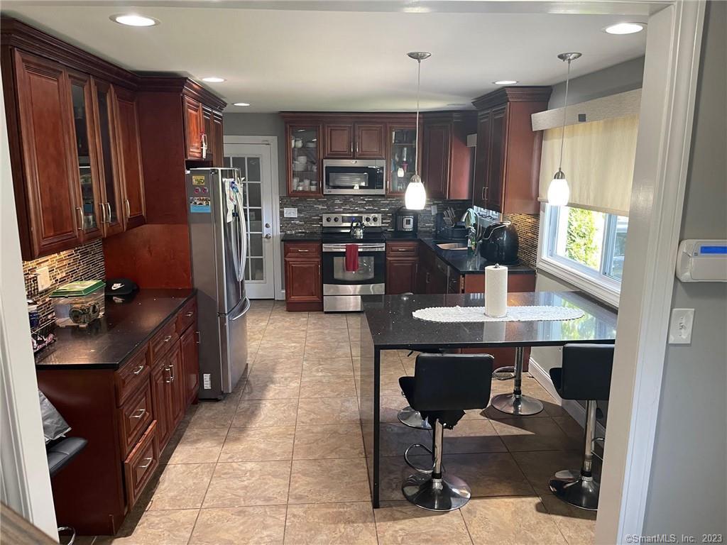 665 W Main Street, West Haven, Connecticut image 8