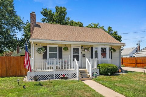 Homes For Sale - 90 Deerfield Drive<br/> Manchester, CT 06040