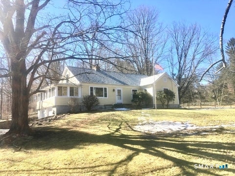 Photo of 14 Apple Tree Lane, Woodbridge, CT 06525 (MLS # 24190950)