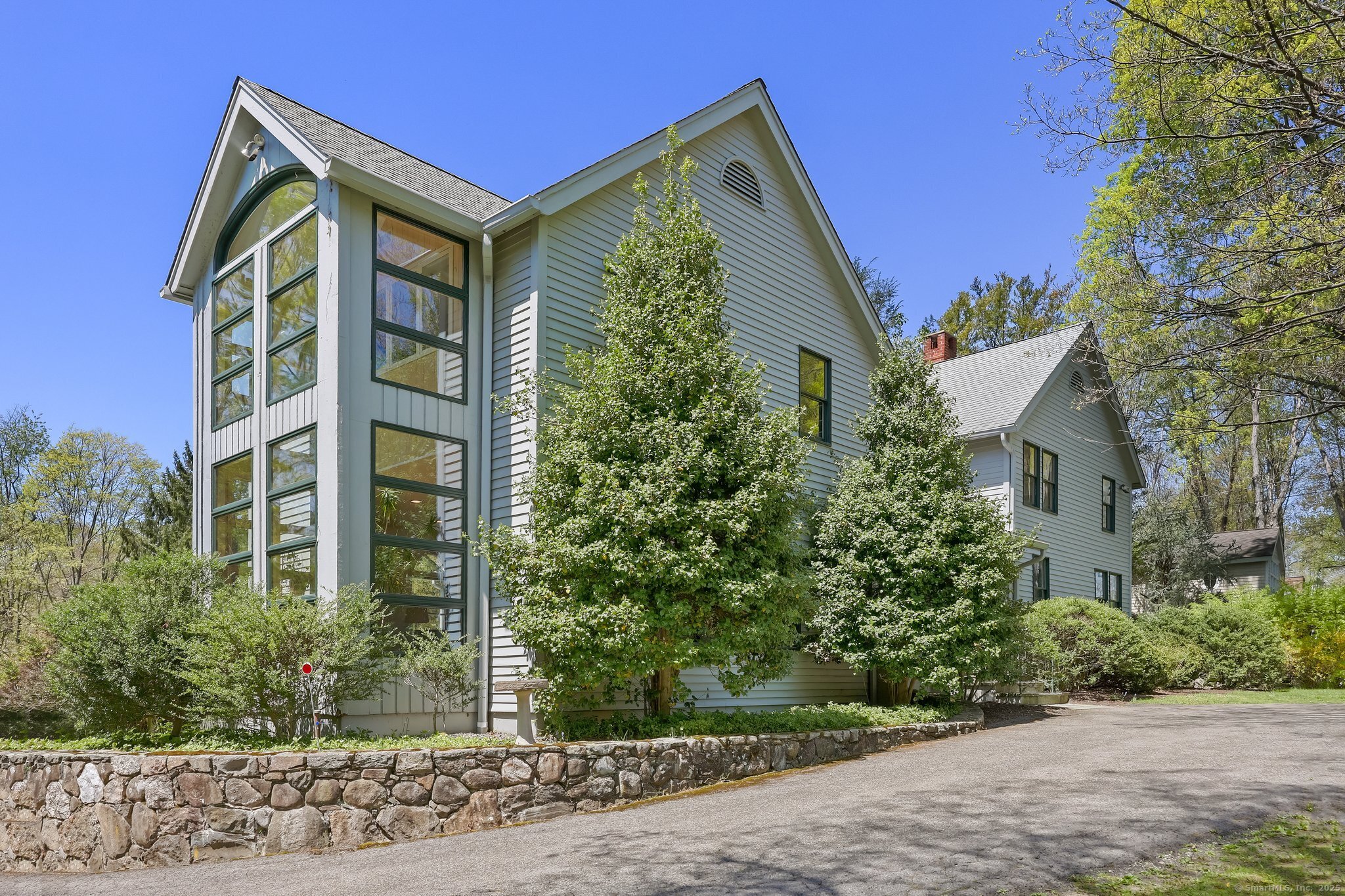 Weed Street, New Canaan, Connecticut - 4 Bedrooms  
3 Bathrooms  
9 Rooms - 