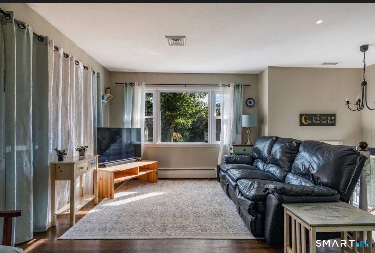15 Carriage Drive