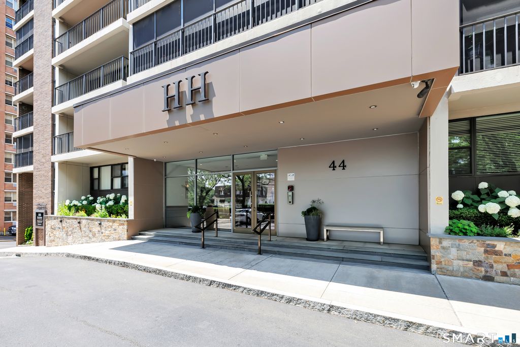 Photo of 44 Strawberry Hill Avenue #9M, Stamford, CT 06902 (MLS # 24158578)