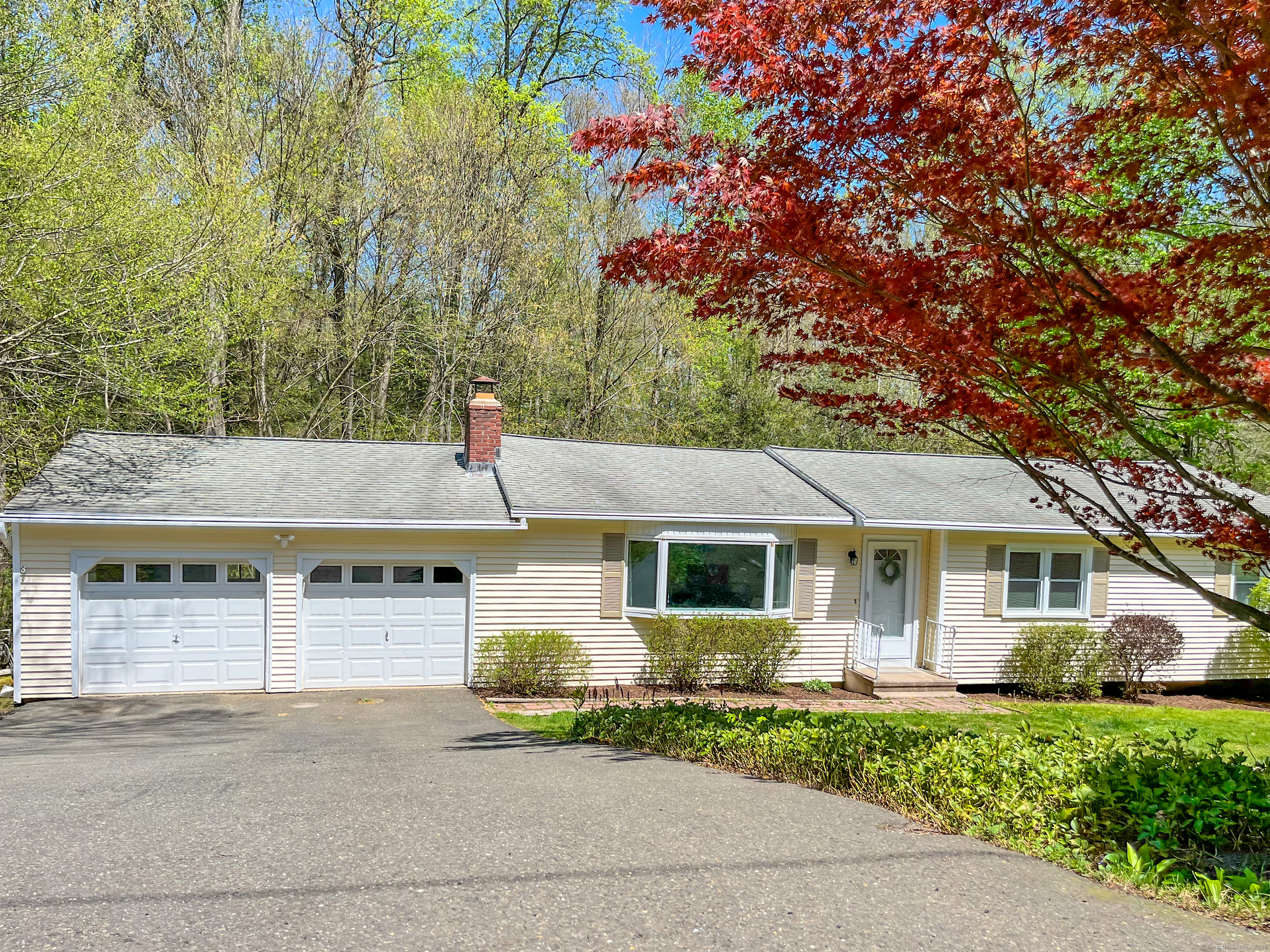 Property for Sale at Village Drive, Shelton, Connecticut - Bedrooms: 3 
Bathrooms: 2 
Rooms: 6  - $475,000