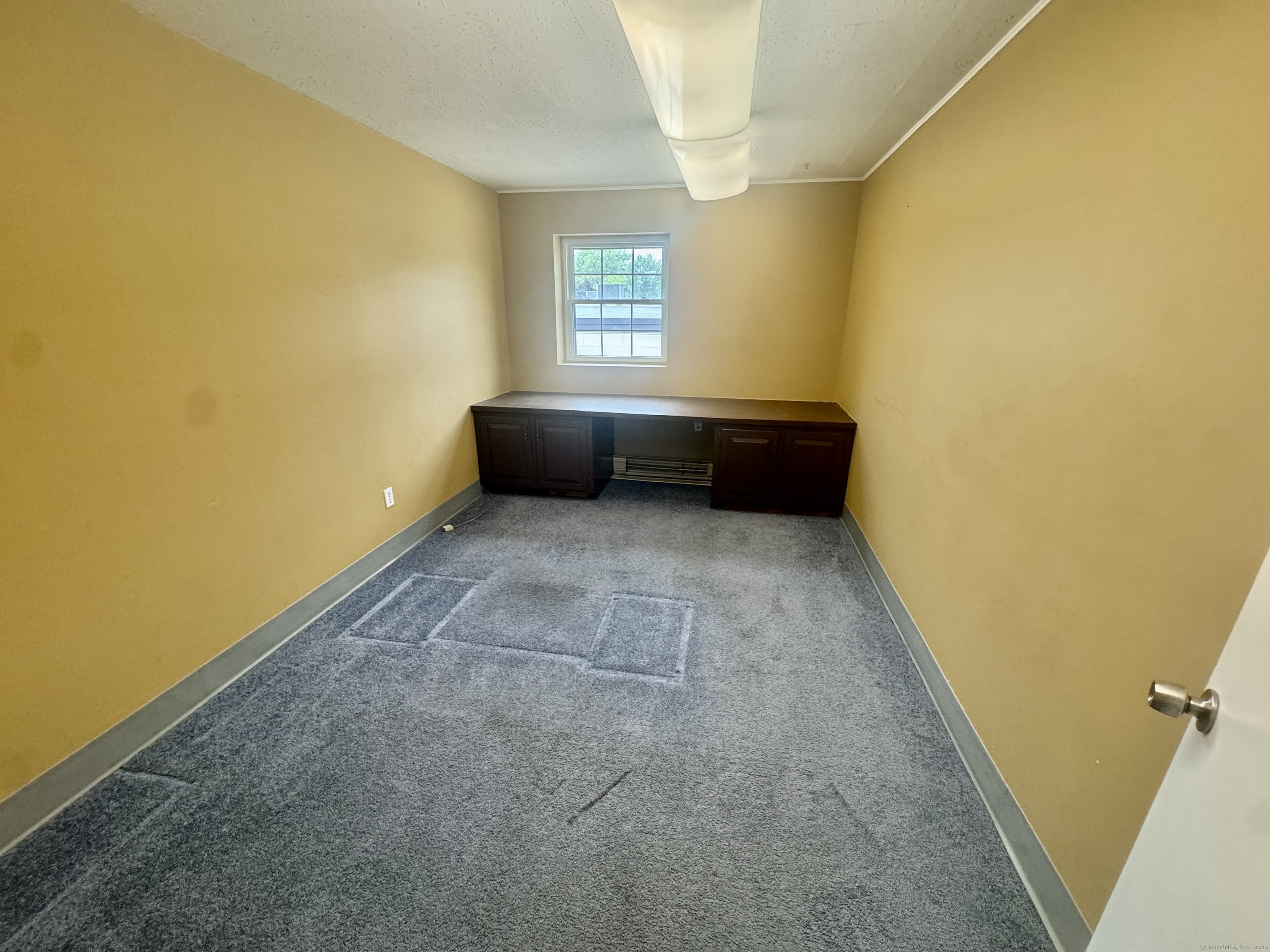 Newington, Connecticut 06111, United States, ,Residential,Active,143744