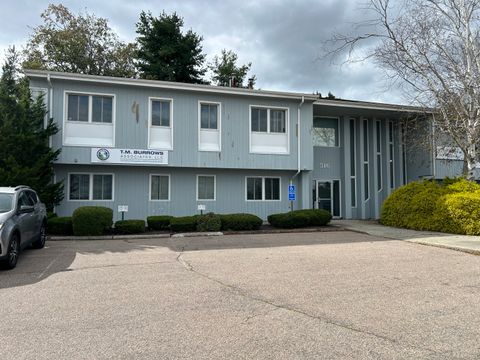 Photo of 516 Vauxhall Street, New London, CT 06320 (MLS # 24136485)