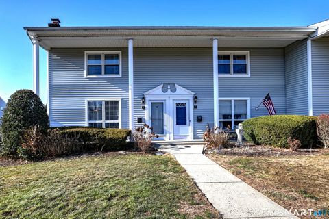 Tiny photo for 25 Carriage Path N #25, Milford, CT 06460 (MLS # 24150018)