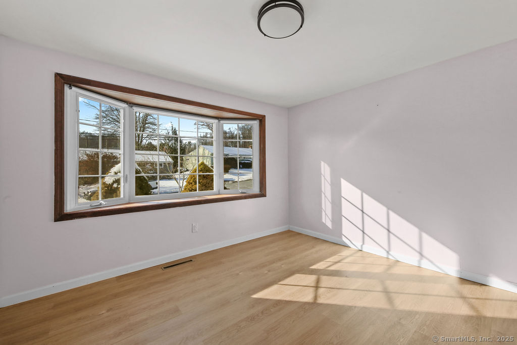 New Britain, Connecticut 06053, United States, 3 Bedrooms Bedrooms, ,1 BathroomBathrooms,Residential,Pending,14026