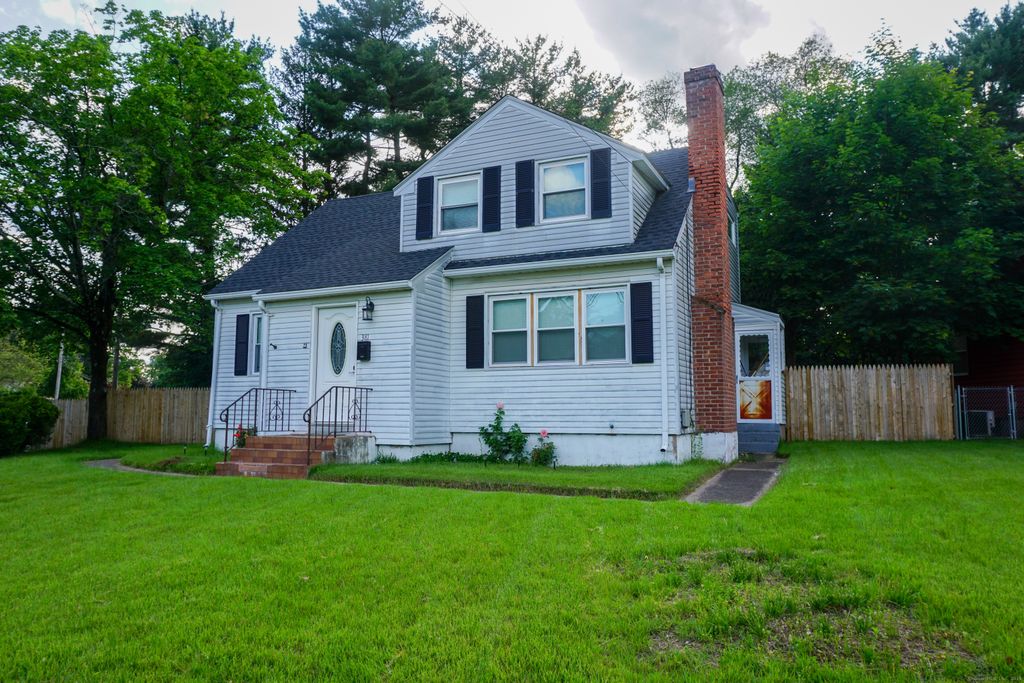 Photo of 381 Oak Street, East Hartford, CT 06118 (MLS # 24133177)
