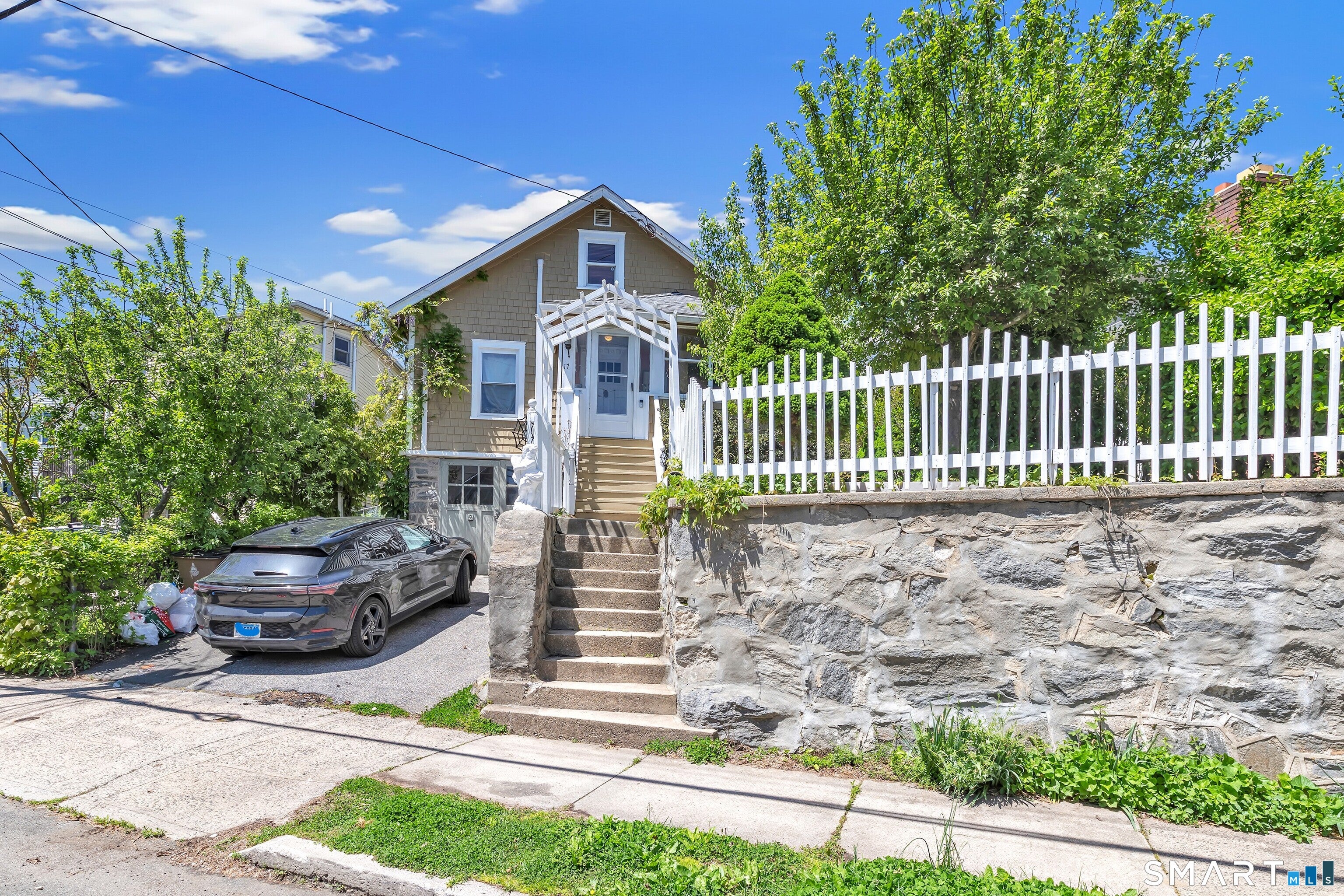 17 Reynolds Avenue